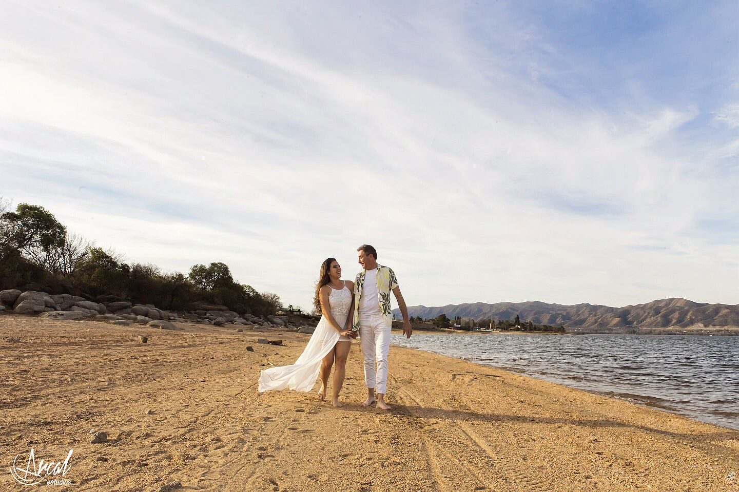 068-vero-y-chelo-fotogfrafi-as-de-preboda-en-playa-los-mimbresa-164687-XXL