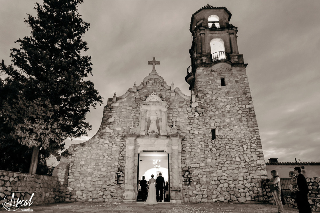 043-melina-y-mauricio-casamiento-iglesia-malaguen-o-la-lucia-salo-n-de-eventosa-48481